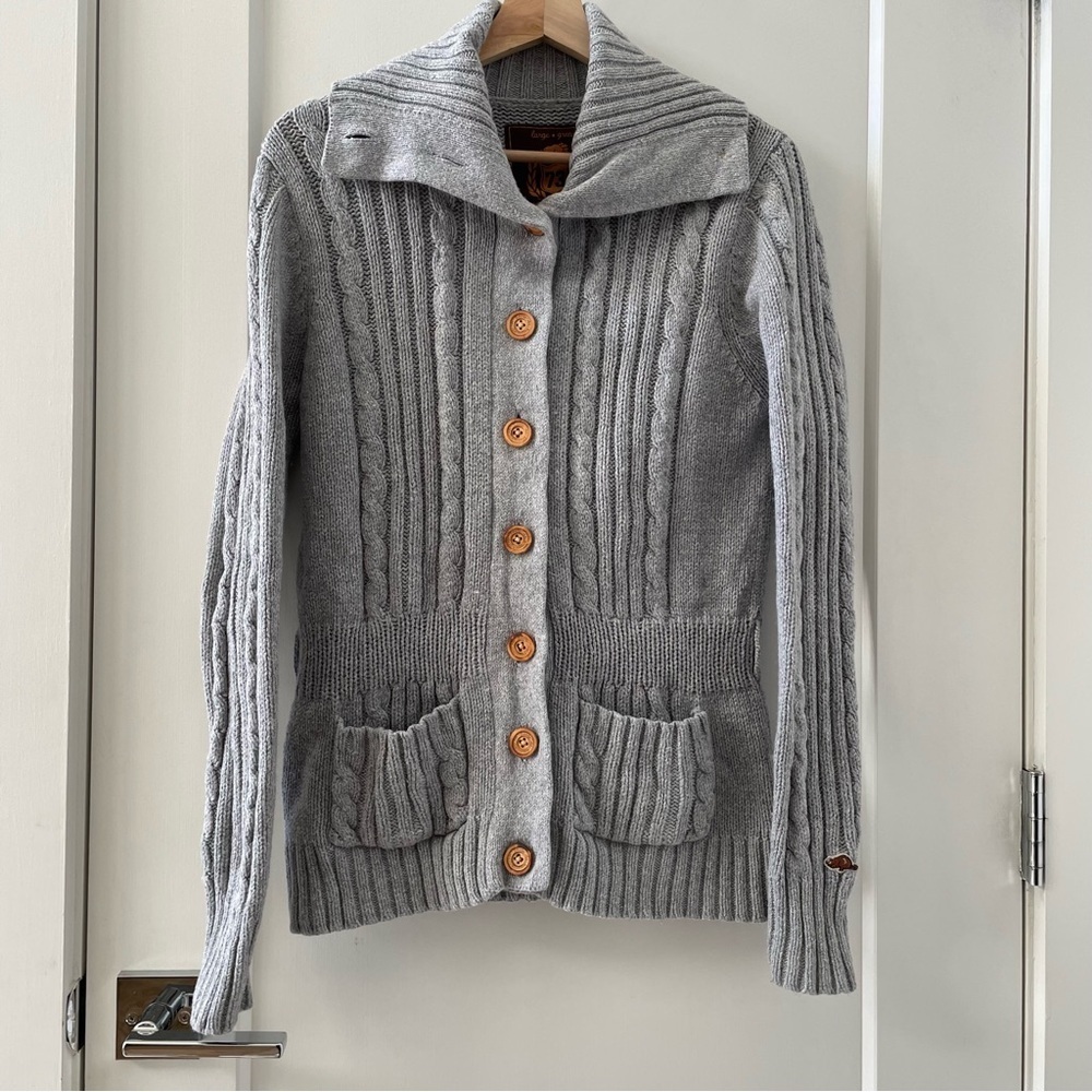 Women’s ROOTS Button Up Cable Grey Cardigan Sweater Squirrel Patch Size L